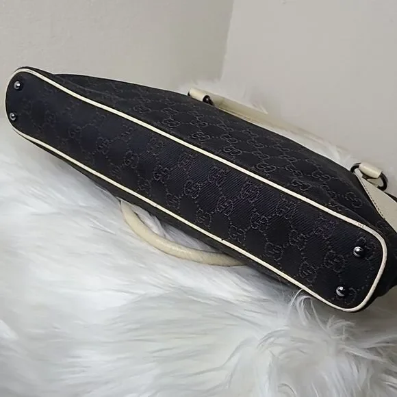 💯 Authentic Gucci Tote Handbag 🍀 - Picture 6 of 16